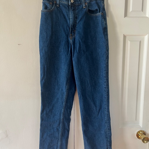 Abercrombie & Fitch - Curve Love Ultra High Rise 90s Straight Jean - Picture 2 of 3